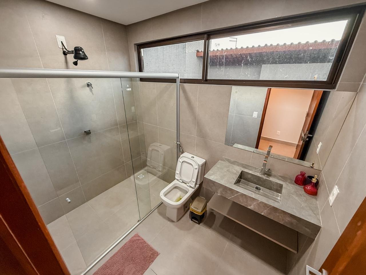 CASA - CONDOMÍNIO ÁGUAS DA SERRA/BANANEIRAS