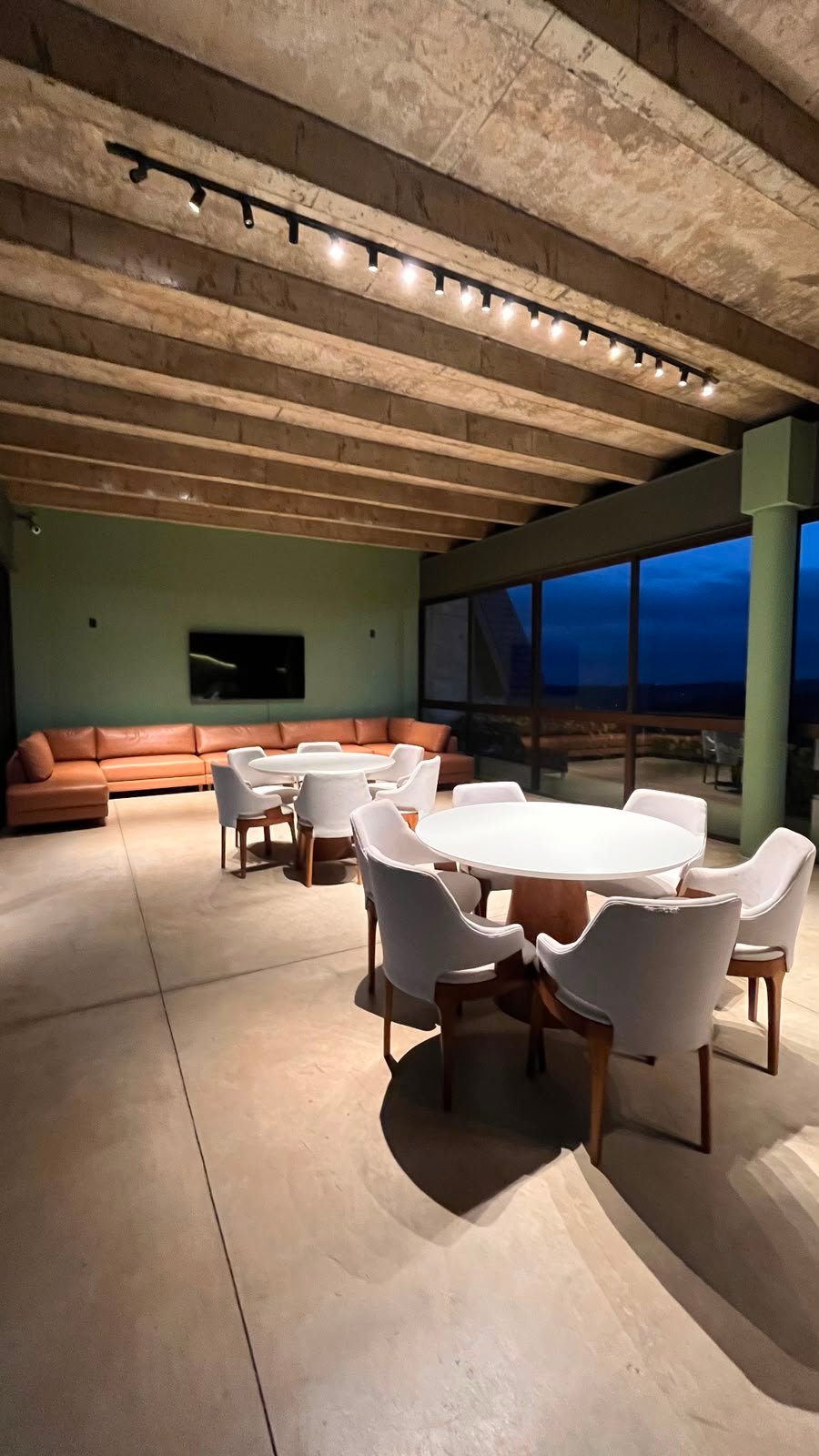 CASA - CONDOMÍNIO MONTELIER